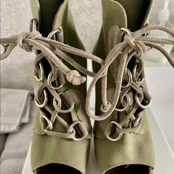 Stylish Lace-Up High Heel Ankle Boots - Picture 3 of 7